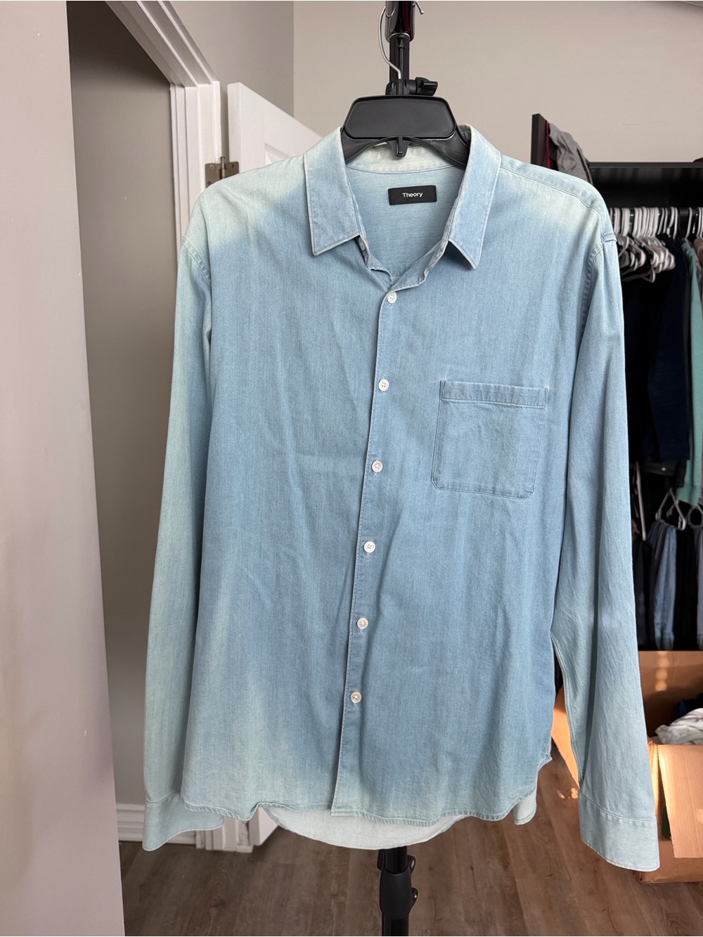 Theory button down